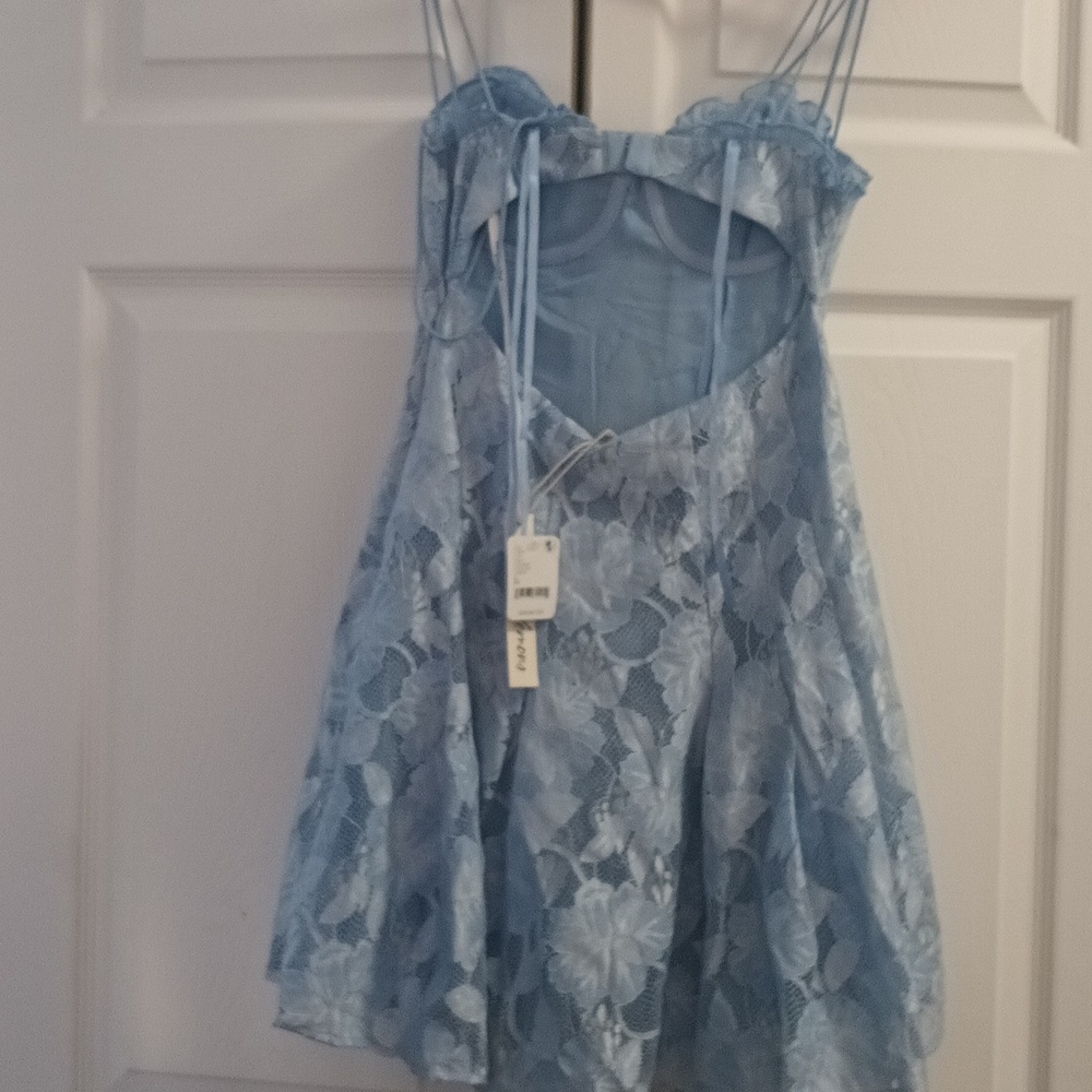 Dress - Picture 11 of 16